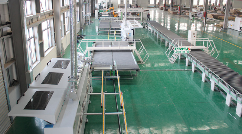 章丘家具廠(chǎng)使用品脈定制家具“4.0”智能生產(chǎn)線(xiàn)，投產(chǎn)運(yùn)行